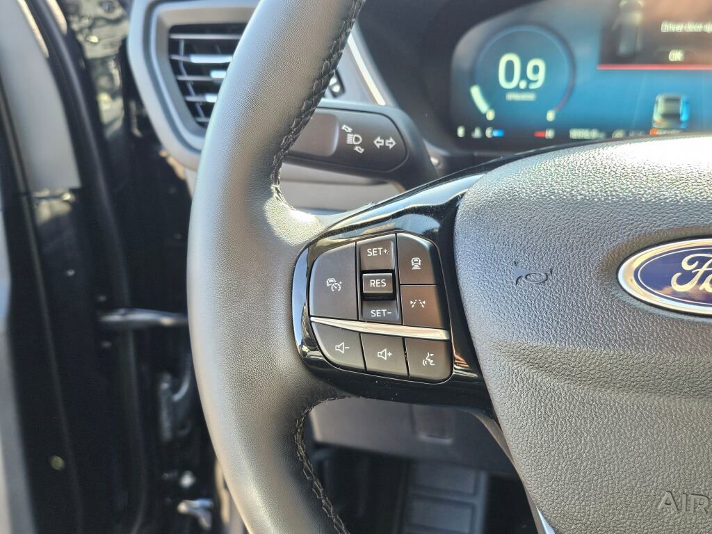 Certified 2025 Ford Escape Platinum AWD/4WD image 23