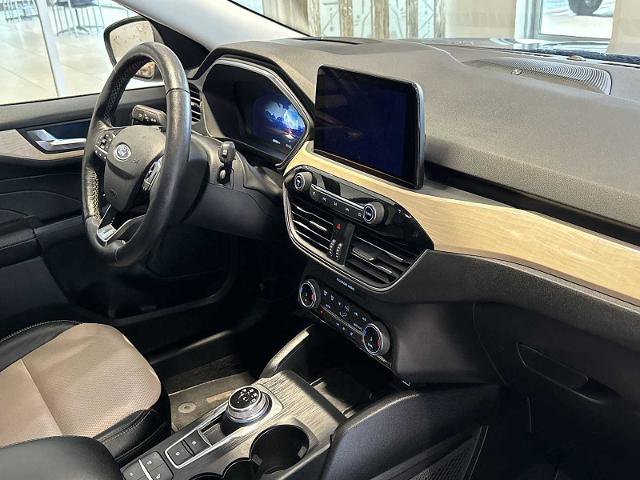 Certified 2022 Ford Escape Titanium w/ Titanium Premium Package image 29