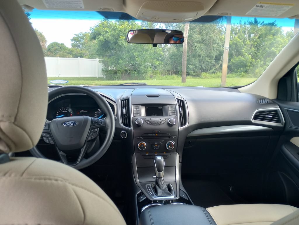 Certified 2018 Ford Edge SE FWD image 20