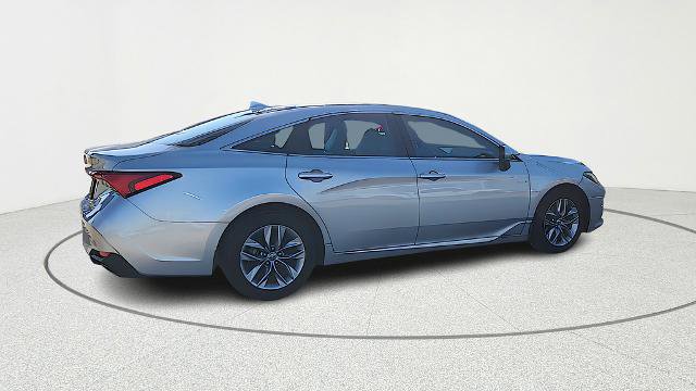 Used 2021 Toyota Avalon XLE w/ Moonroof Package image 31