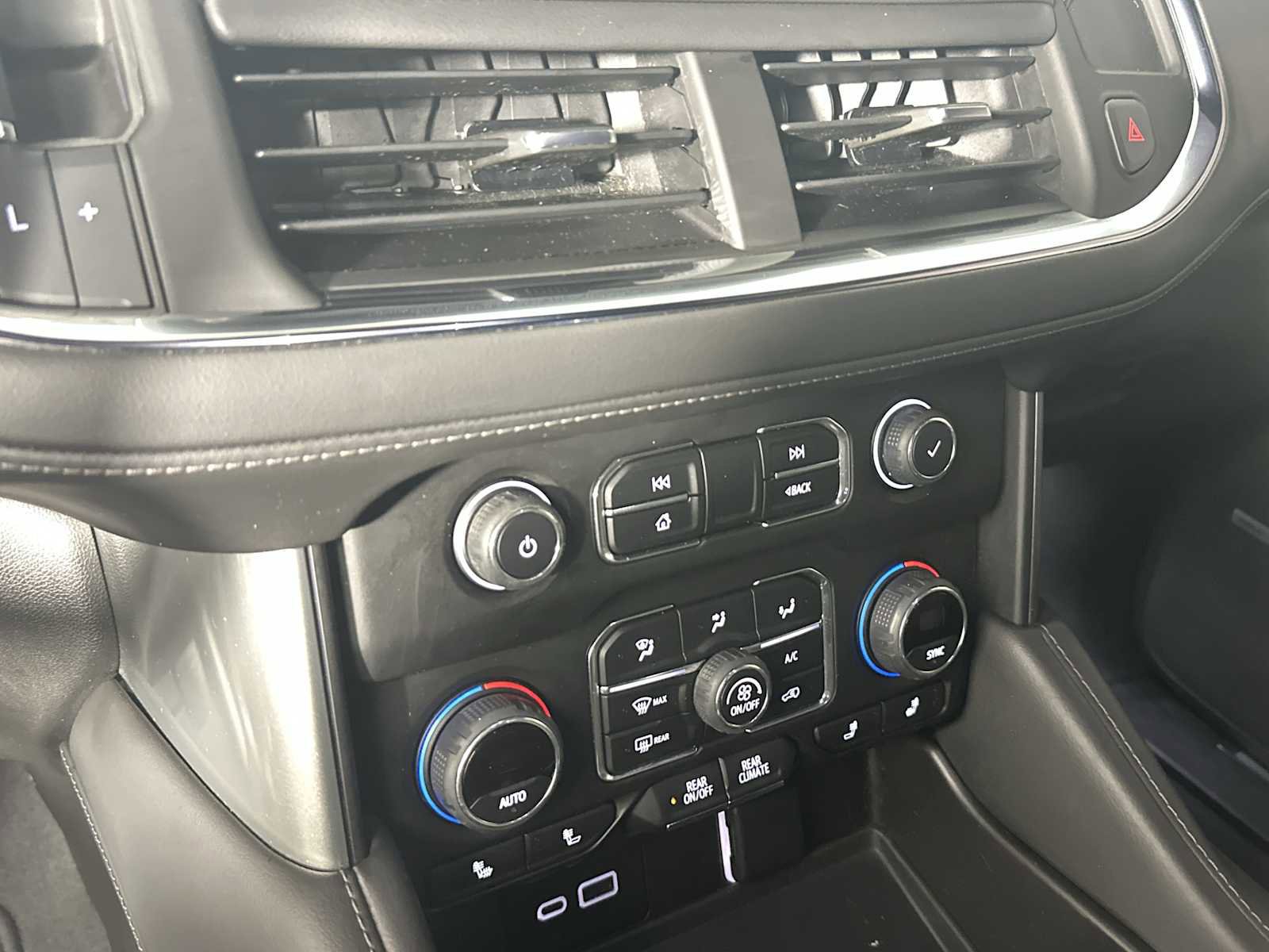 Used 2023 Chevrolet Tahoe Z71 w/ Luxury Package image 31