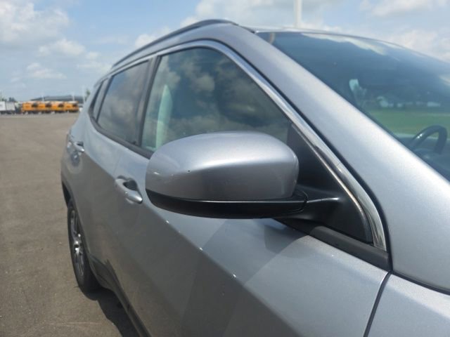 Used 2018 Jeep Compass Latitude FWD image 5