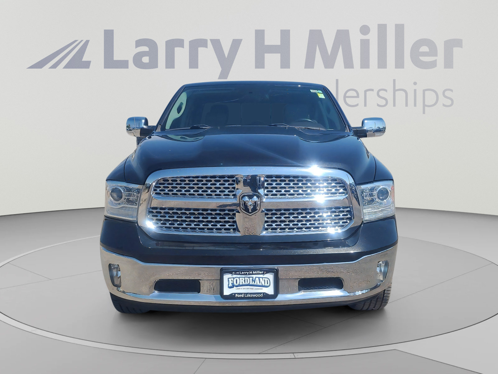 Used 2018 RAM 1500 Laramie w/ Convenience Group AWD/4WD image 8