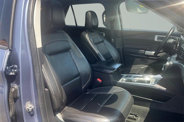 Certified 2021 Ford Explorer XLT w/ Equipment Group 202A image 9