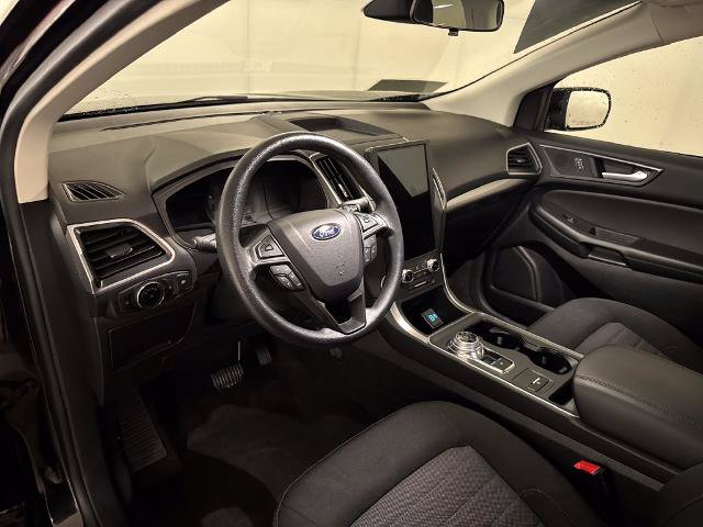 Certified 2024 Ford Edge SE w/ Black Appearance Package AWD/4WD image 4
