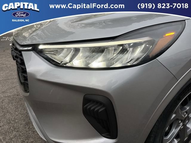 Certified 2023 Ford Escape ST-Line w/ Tech Pack #1 AWD/4WD image 11