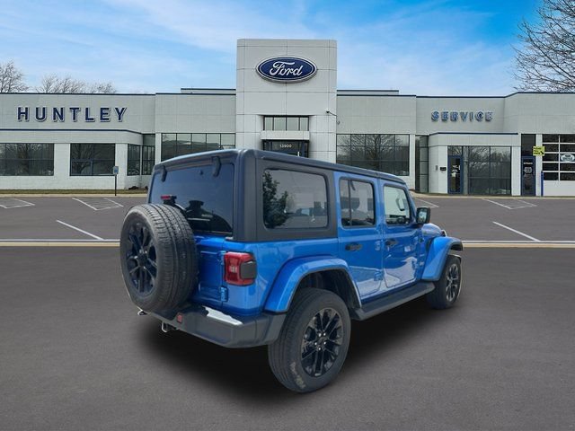 Used 2021 Jeep Wrangler Unlimited Sahara w/ Cold Weather Group AWD/4WD image 4