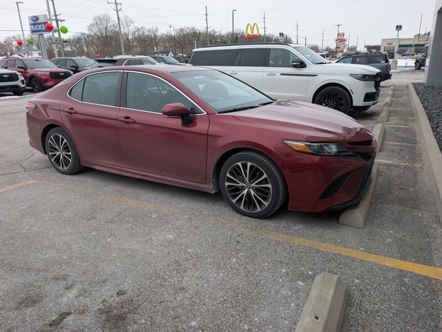 Used 2018 Toyota Camry L image 1