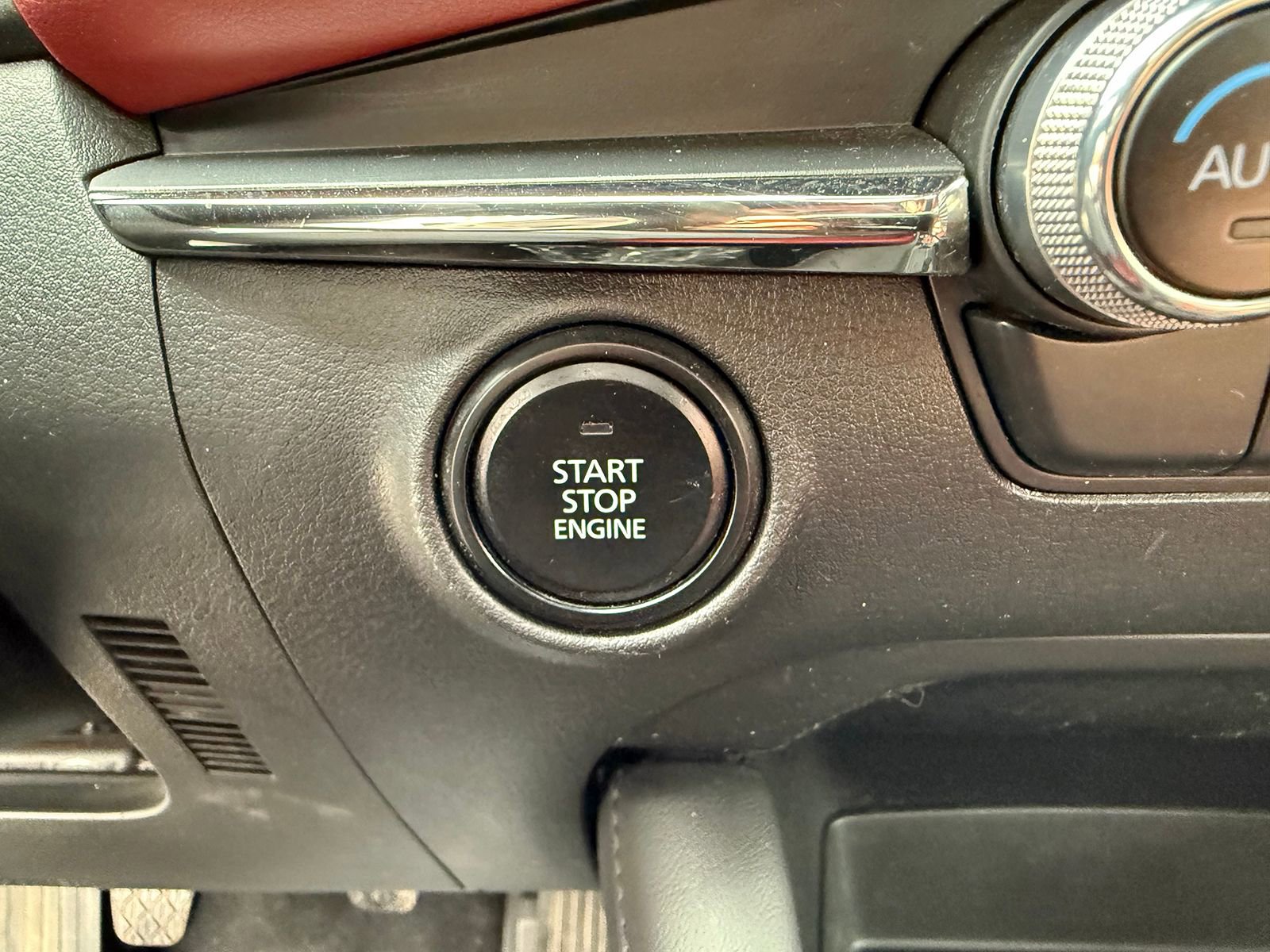 Used 2022 MAZDA MAZDA3 s image 24