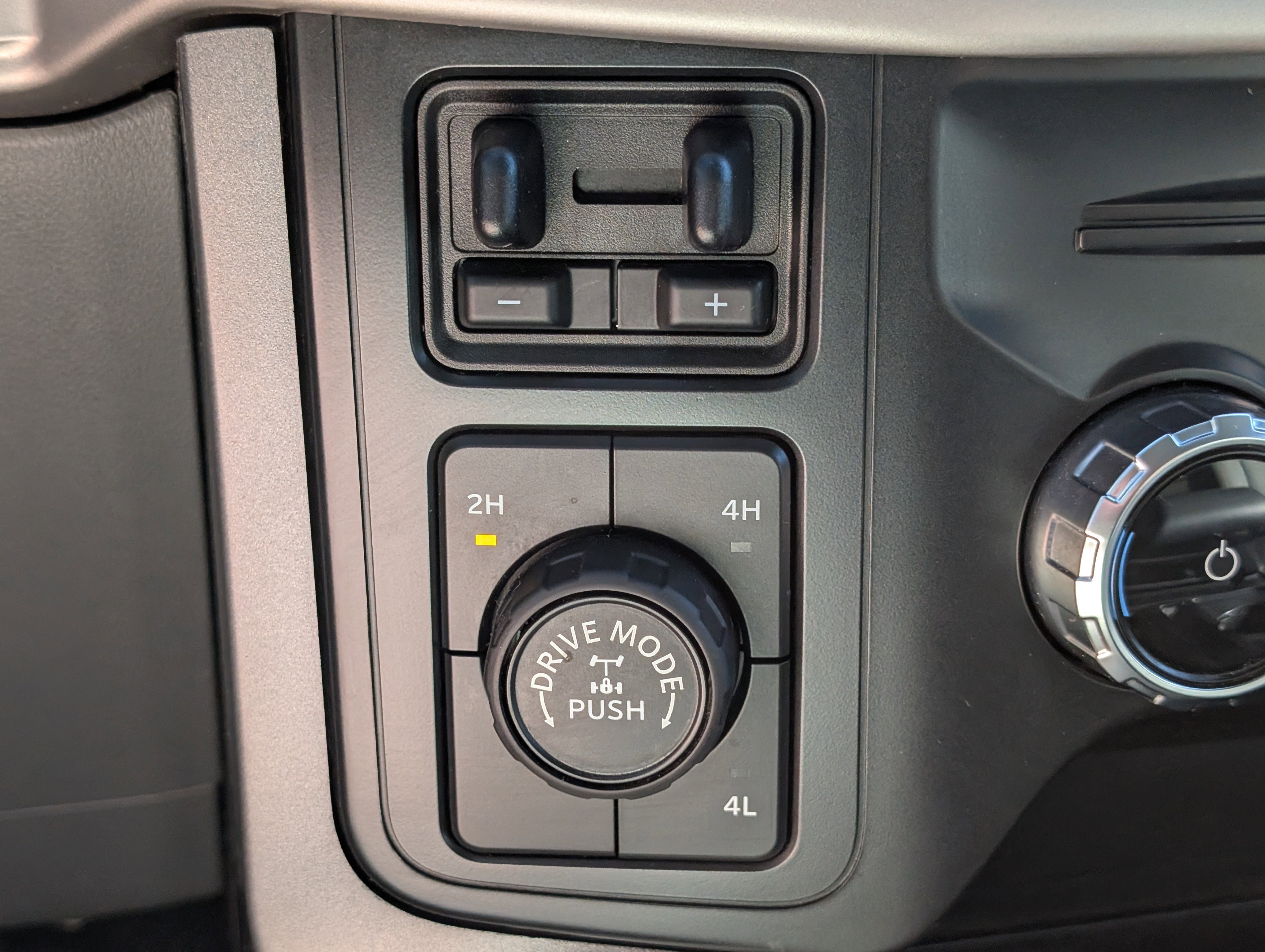 Certified 2022 Ford F150 XLT w/ Equipment Group 302A High image 26