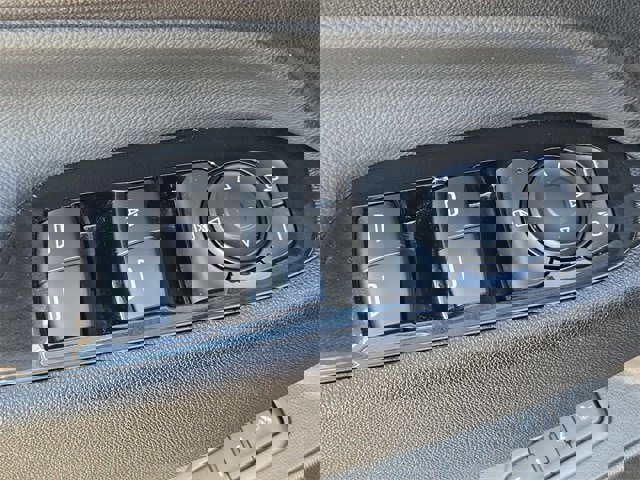 Used 2024 Chevrolet Equinox Premier image 13