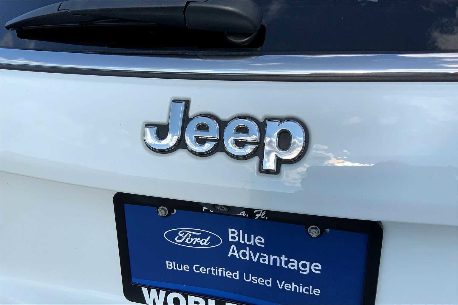 Used 2023 Jeep Compass Limited image 30