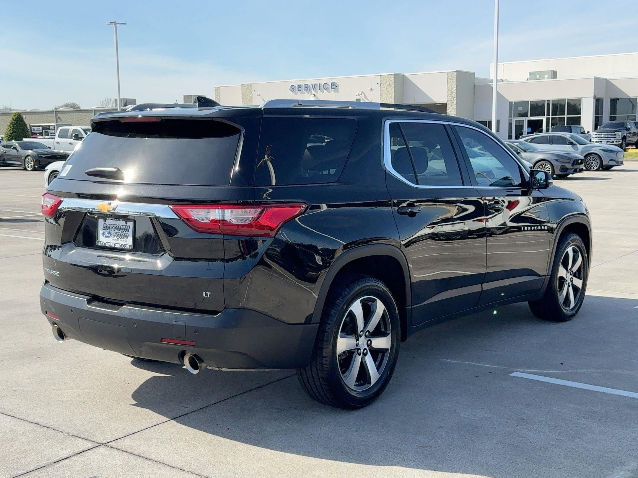 Used 2018 Chevrolet Traverse LT image 9