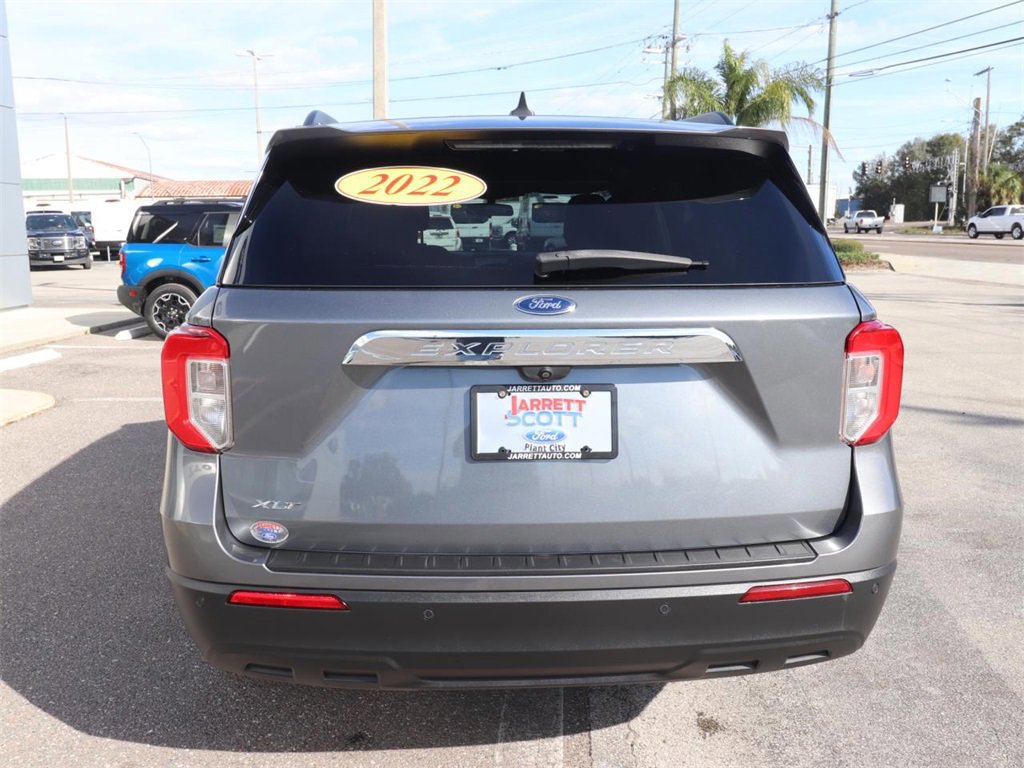 Certified 2022 Ford Explorer XLT image 4