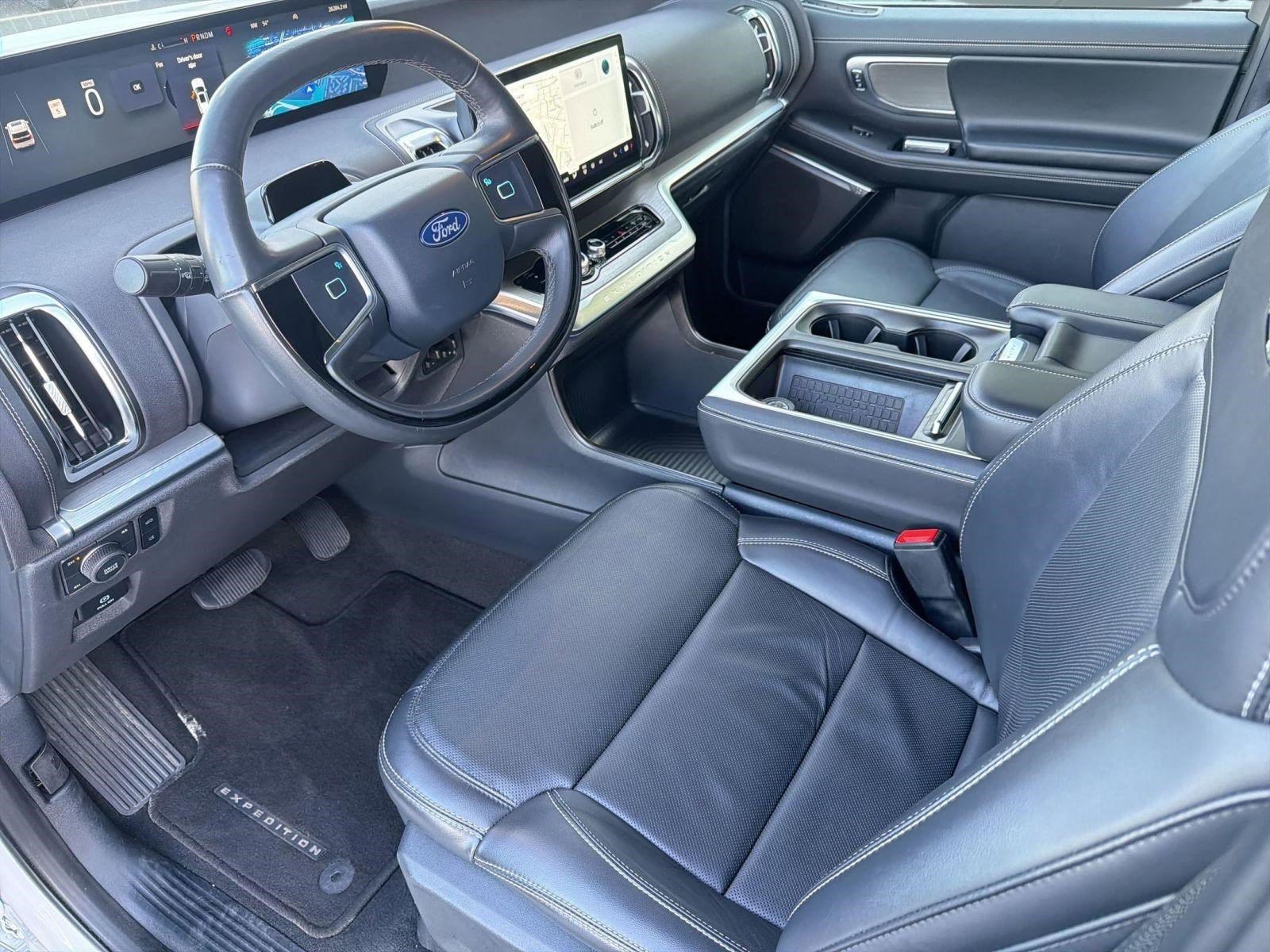 Certified 2025 Ford Expedition Platinum AWD/4WD image 9