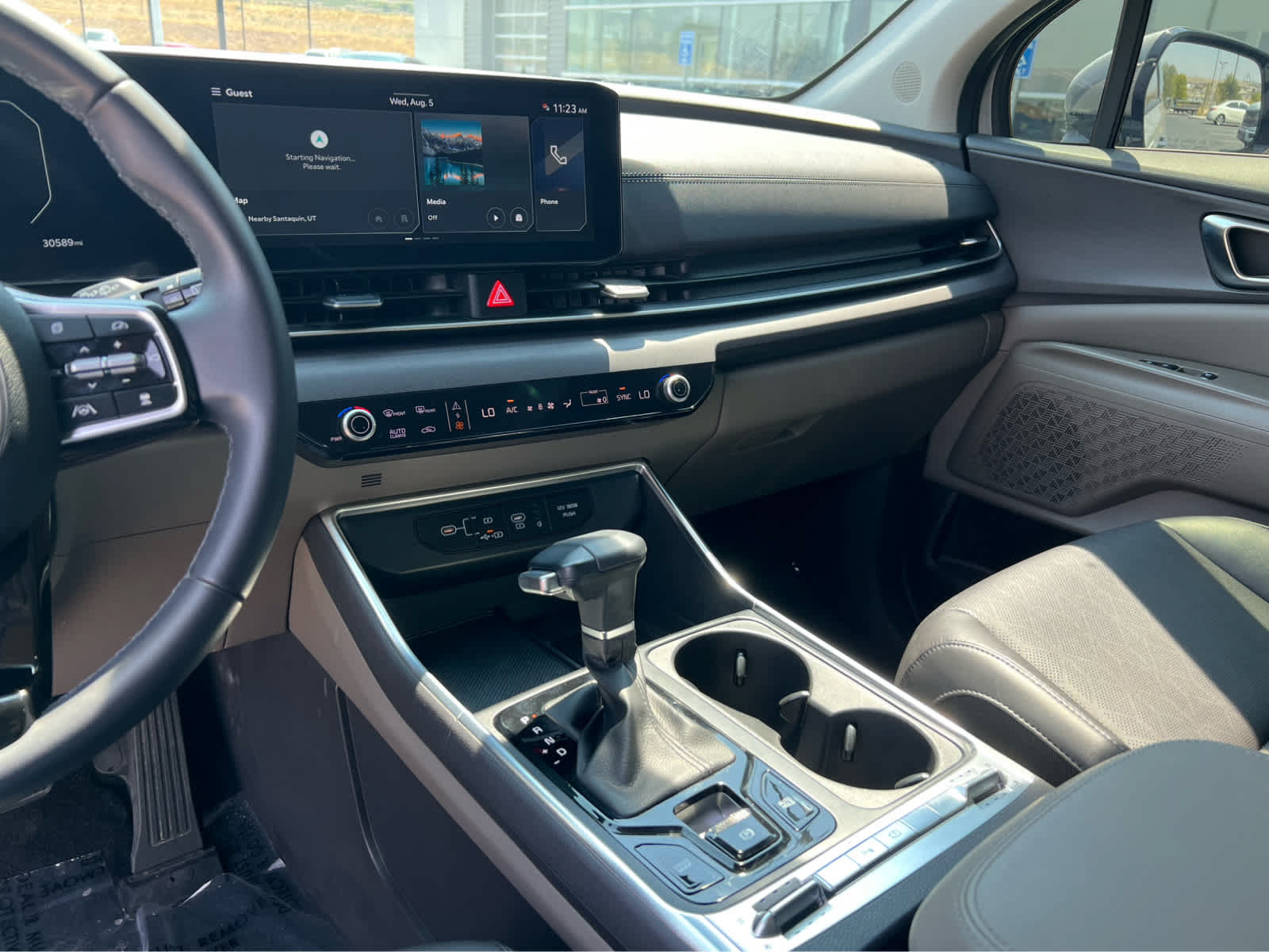 Used 2025 Kia Carnival SX FWD image 35