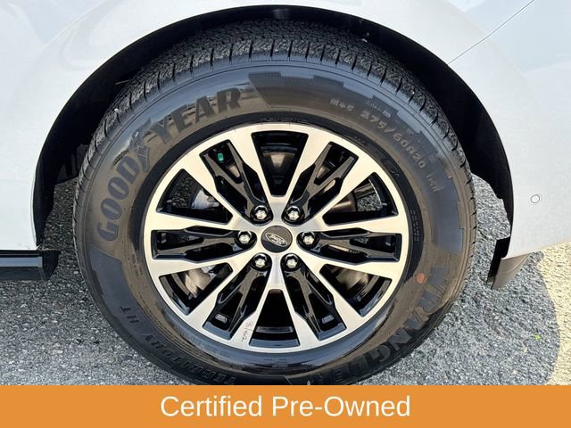 Certified 2025 Ford Expedition Platinum image 12