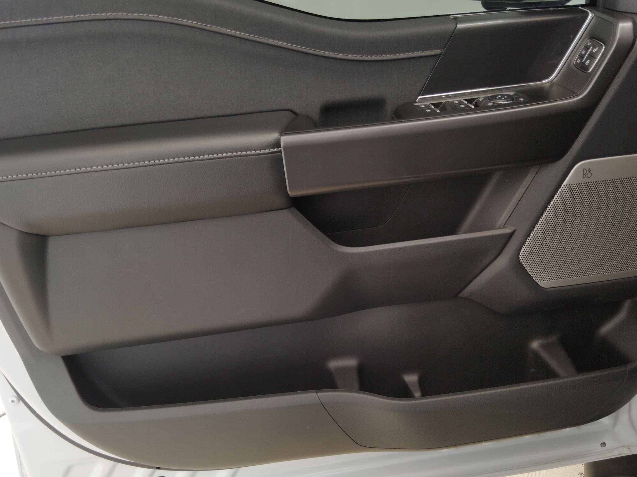 Certified 2025 Ford F150 Lariat w/ Equipment Group 501A Mid image 17