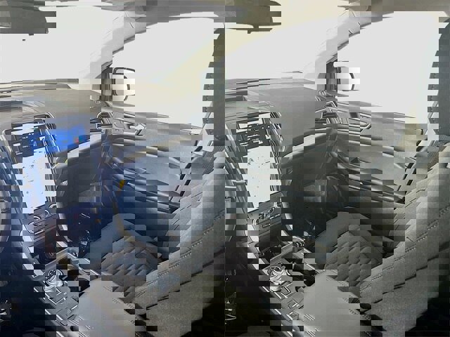 Certified 2024 Ford Edge SE image 21