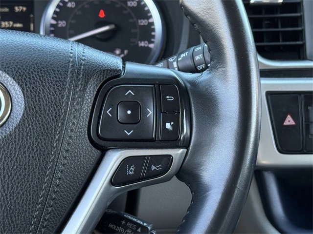 Used 2019 Toyota Highlander XLE image 14