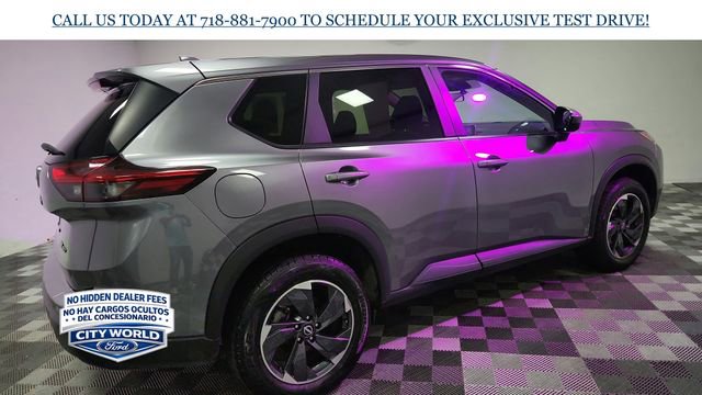 Used 2024 Nissan Rogue SV AWD/4WD image 7