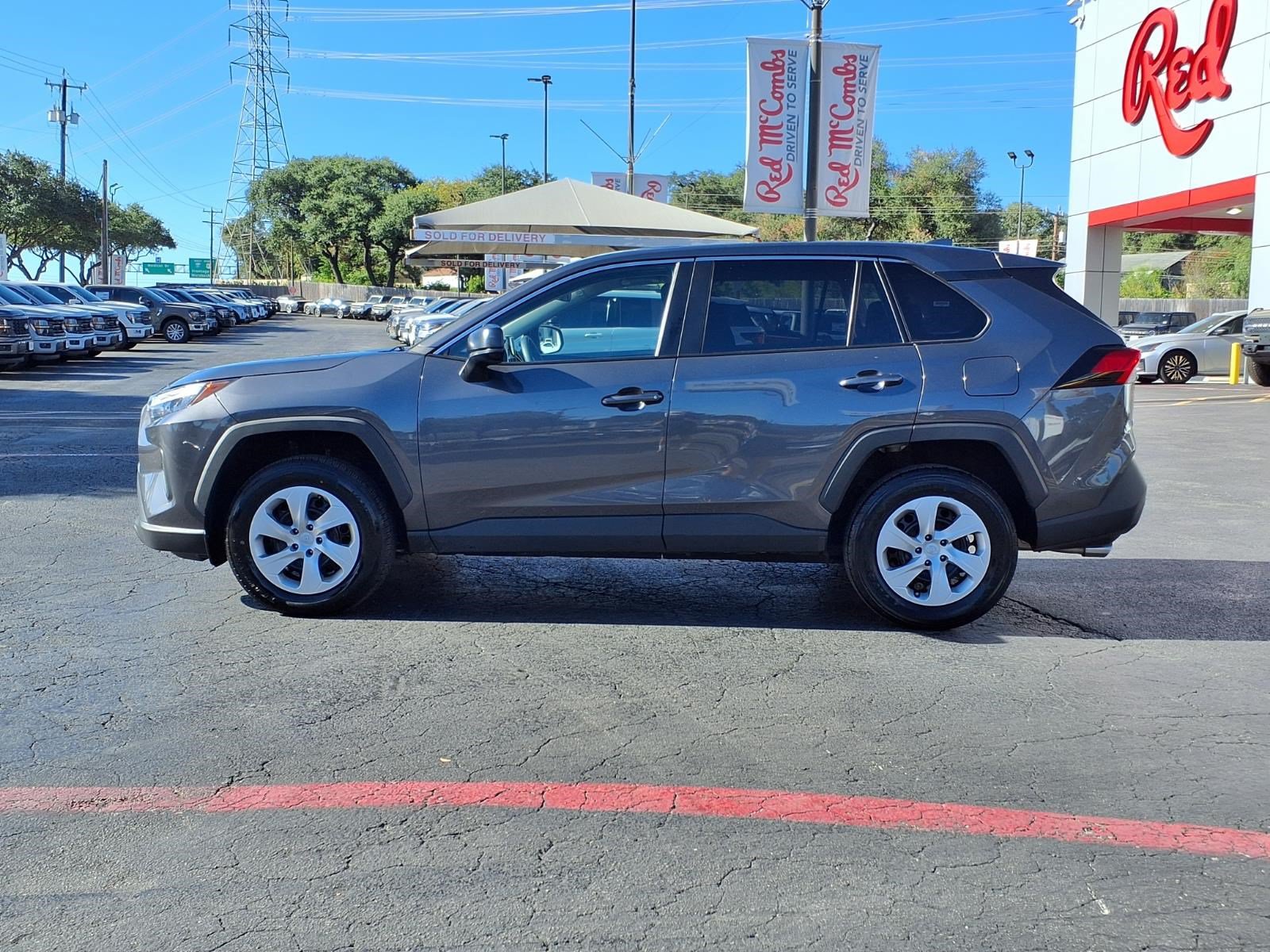 Used 2025 Toyota RAV4 LE FWD image 9