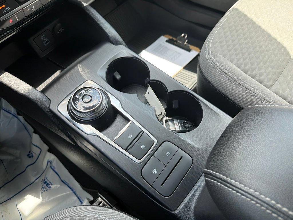 Certified 2022 Ford Escape SE w/ Cold Weather Package AWD/4WD image 19