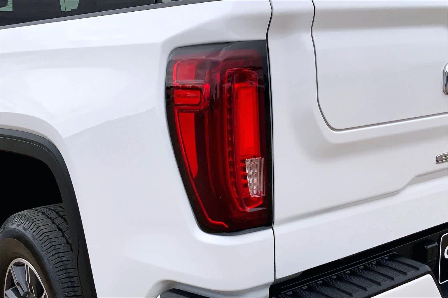 Used 2024 GMC Sierra 1500 AT4 w/ Technology Package AWD/4WD image 29