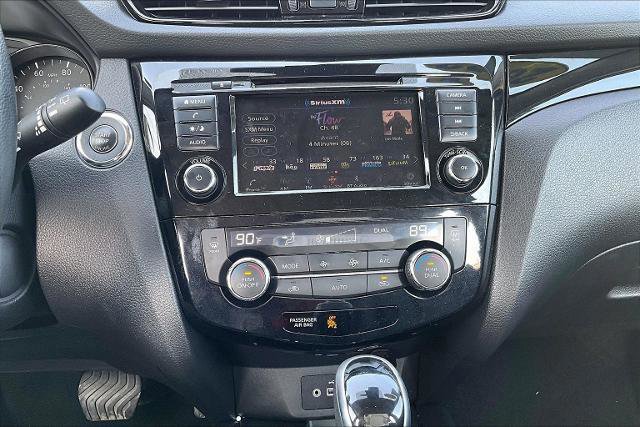 Used 2022 Nissan Rogue Sport SV w/ Technology Package image 11