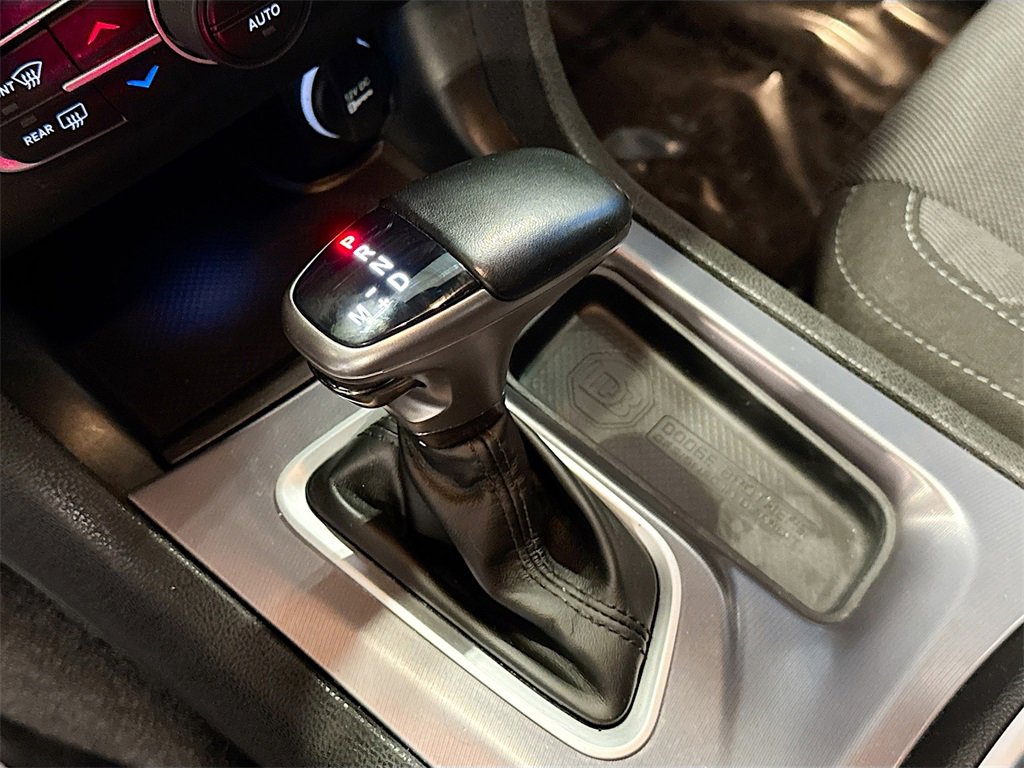 Used 2022 Dodge Charger SXT w/ Driver Convenience Group image 14