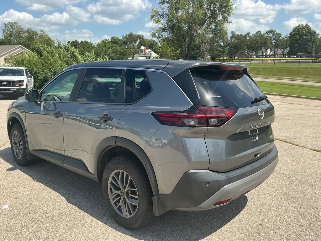 Used 2023 Nissan Rogue S AWD/4WD image 3