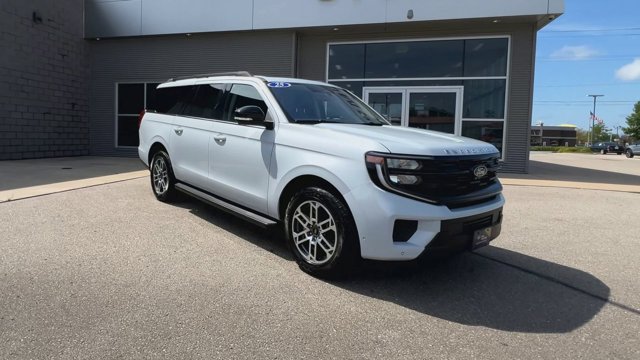 Certified 2025 Ford Expedition Max Active AWD/4WD image 3