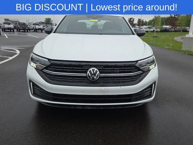 Used 2024 Volkswagen Jetta Sport FWD image 3