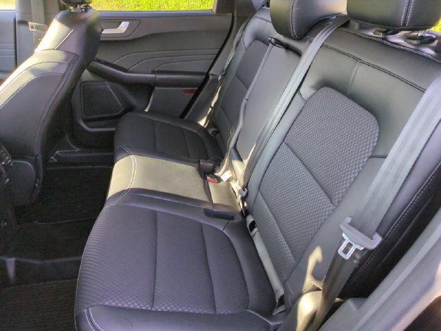 Certified 2024 Ford Escape SE FWD image 28
