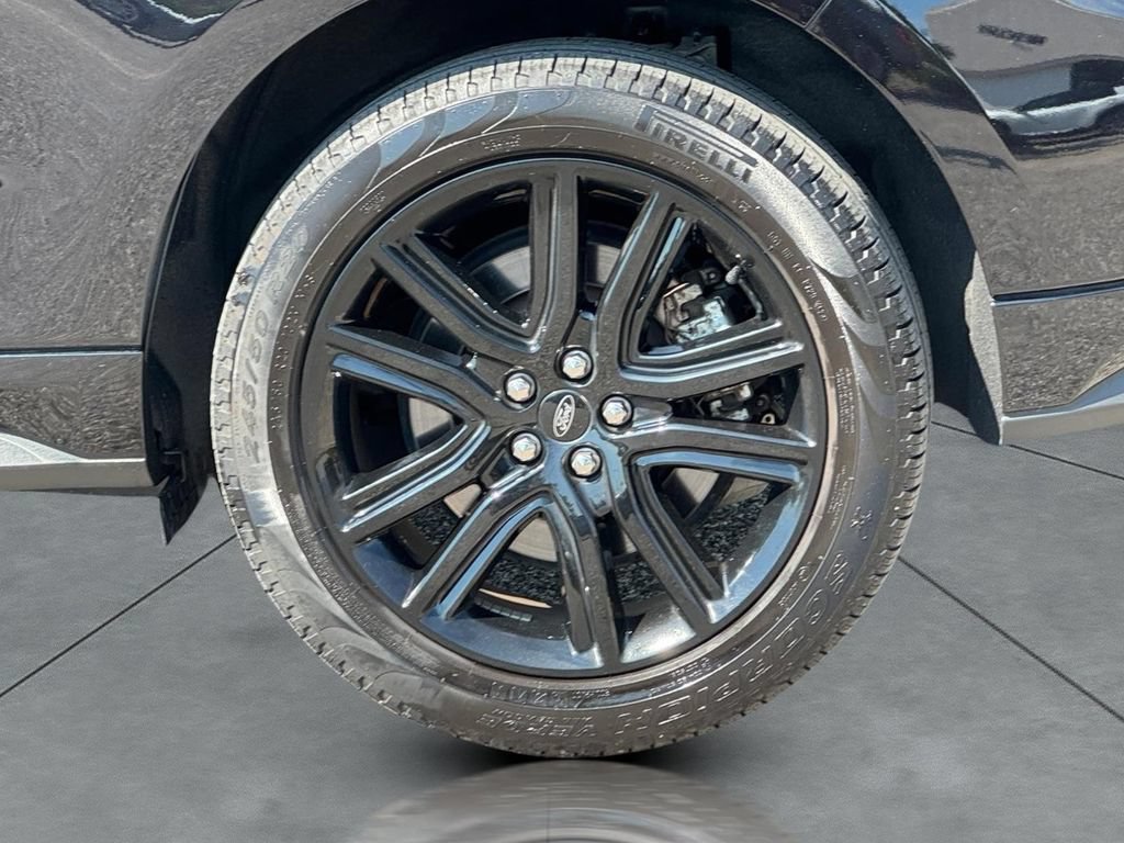 Certified 2024 Ford Edge ST-Line AWD/4WD image 9