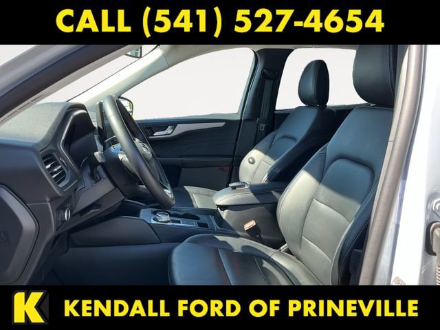 Certified 2025 Ford Escape Platinum AWD/4WD image 11