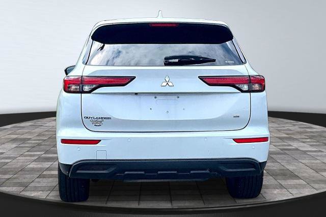 Used 2024 Mitsubishi Outlander AWD image 4