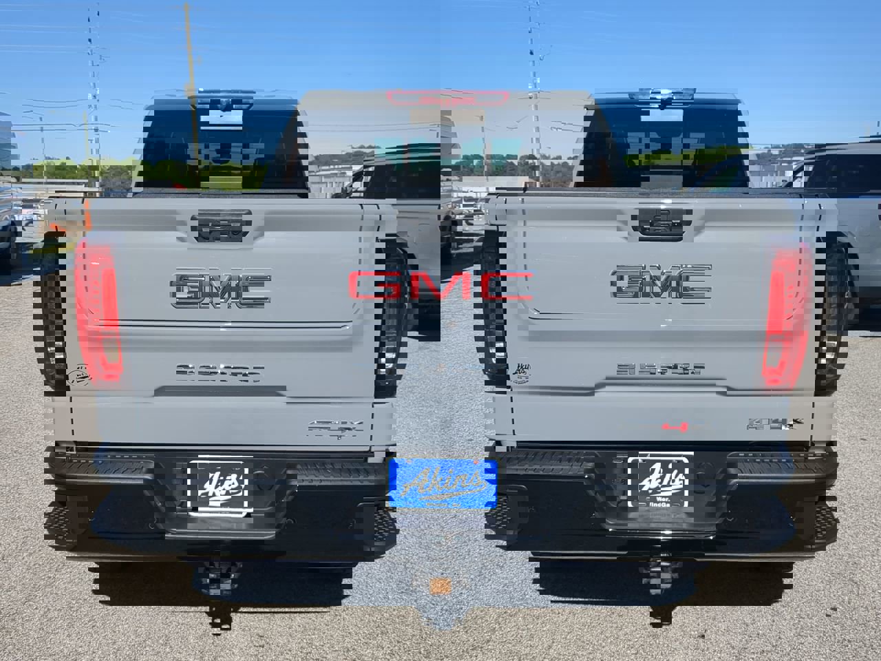 Used 2024 GMC Sierra 1500 AT4X image 3