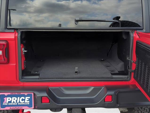 Used 2025 Jeep Wrangler Rubicon w/ Convenience Group image 9