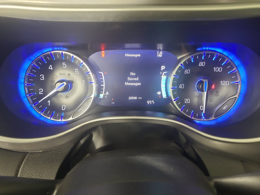 Used 2025 Chrysler Pacifica Select FWD image 11