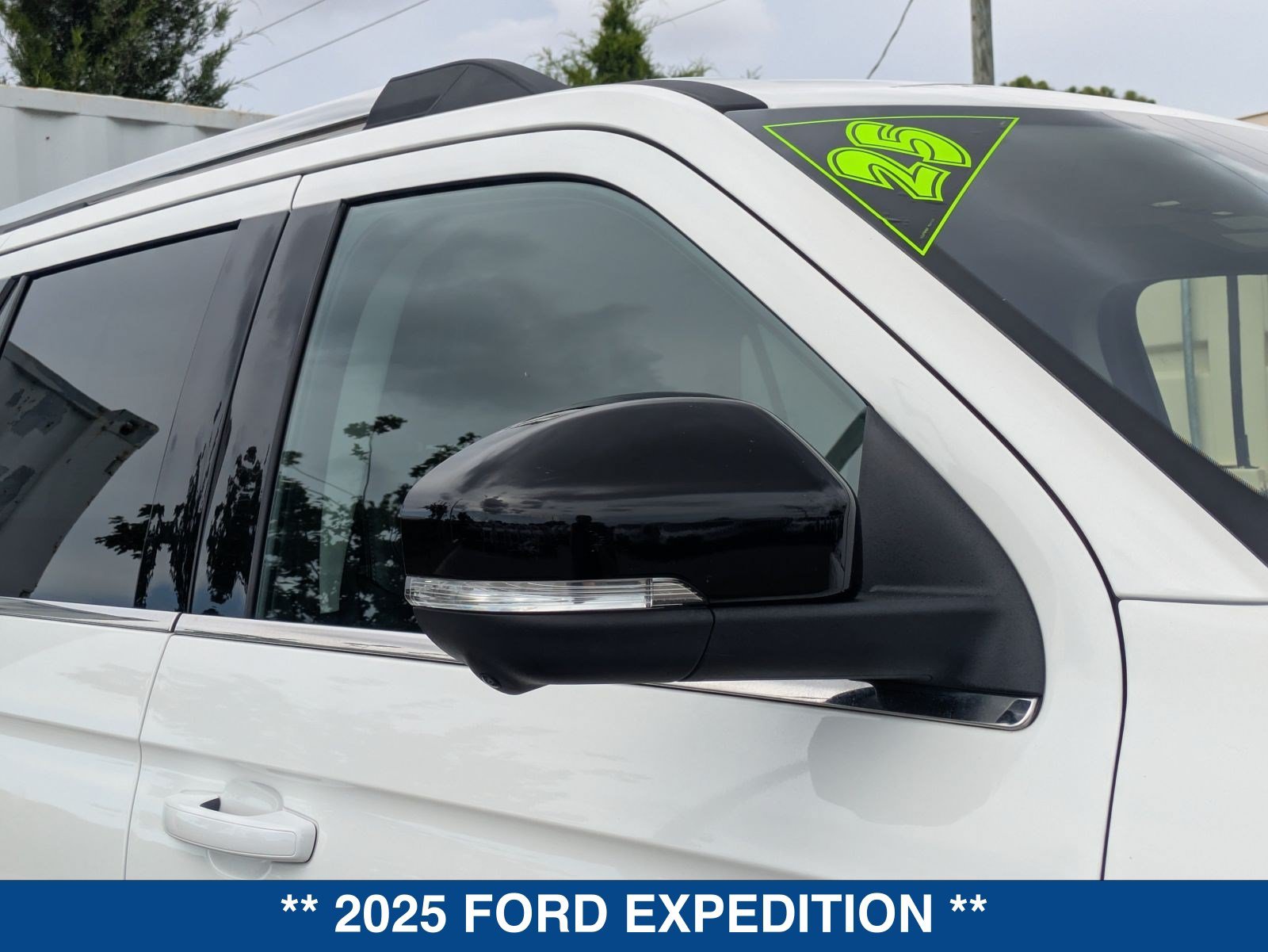 Certified 2025 Ford Expedition Platinum w/ Driver's Package AWD/4WD image 10