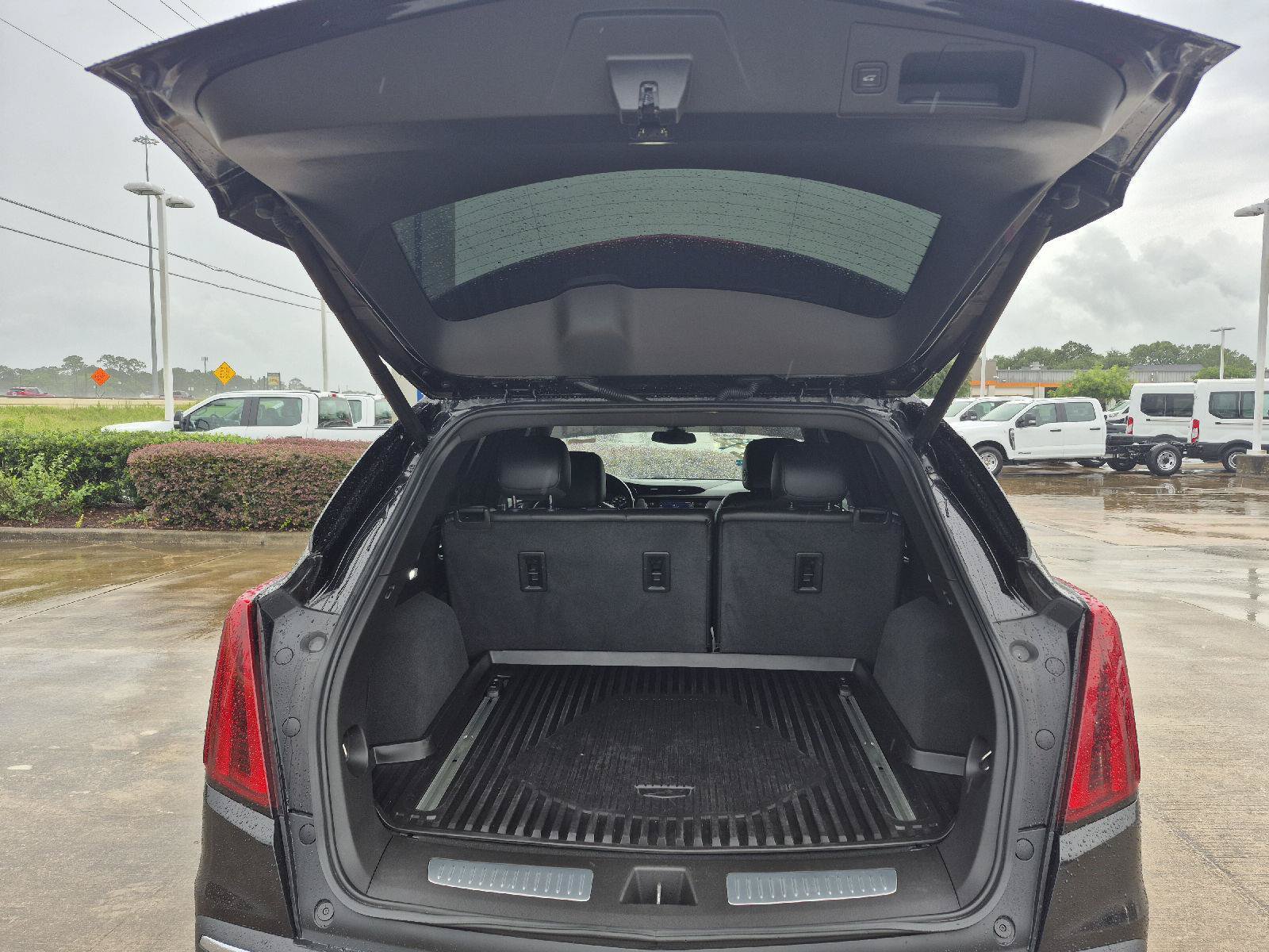 Used 2021 Cadillac XT5 Premium Luxury w/ LPO, Floor Liner Package FWD image 12