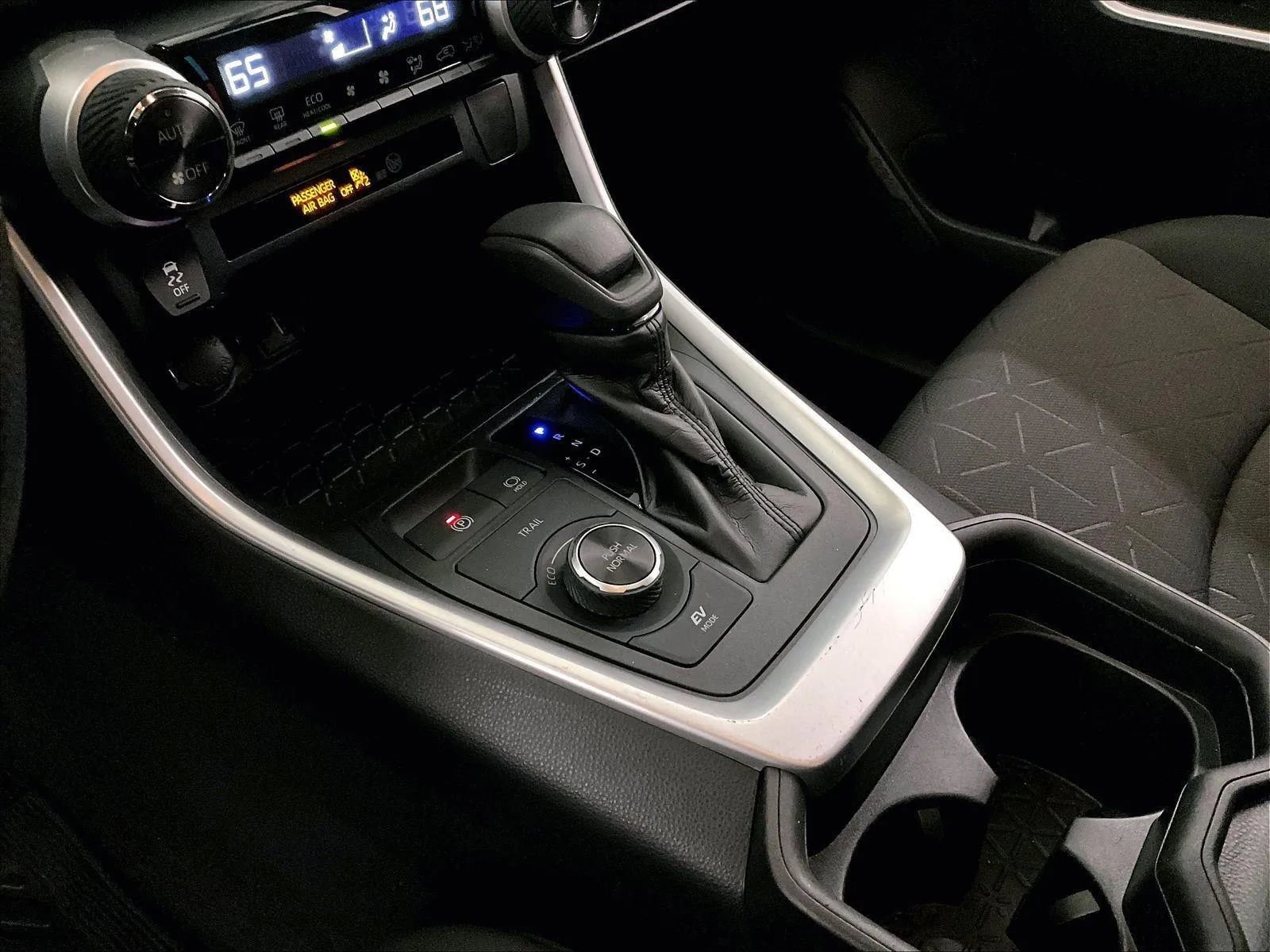 Used 2019 Toyota RAV4 XLE image 16