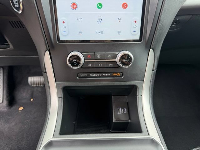 Certified 2024 Ford Edge SE w/ Black Appearance Package AWD/4WD image 19