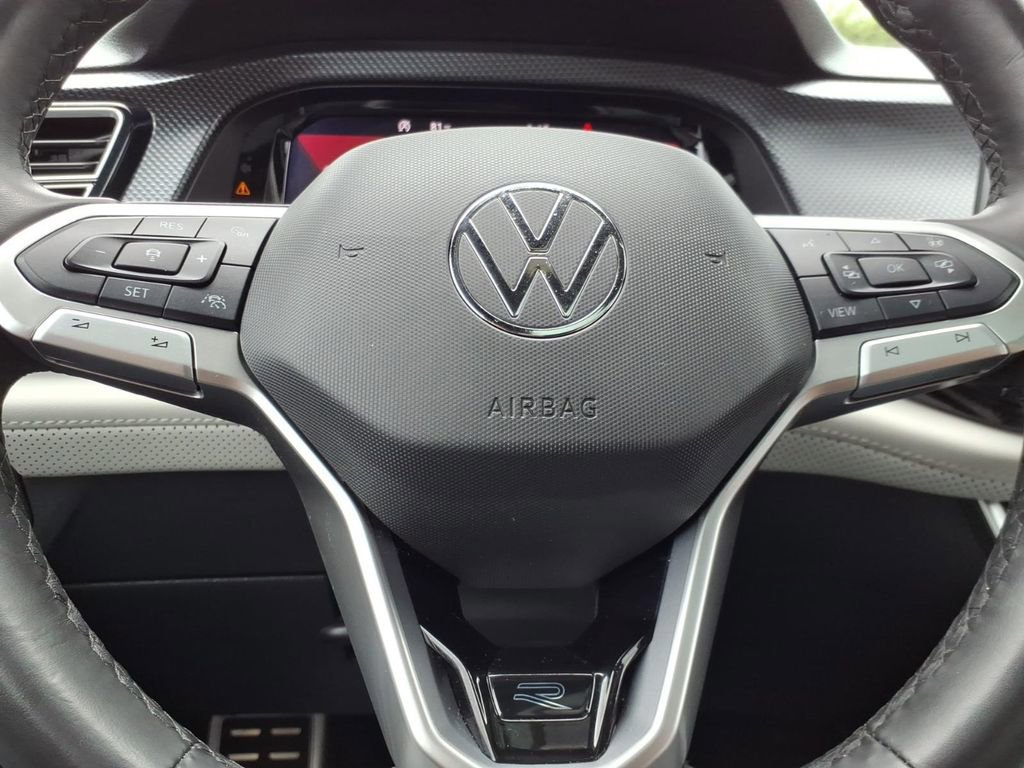 Used 2025 Volkswagen Atlas Cross Sport SEL Premium R-Line AWD/4WD image 25