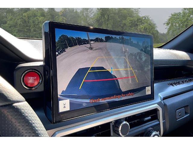 Used 2025 Toyota Tacoma TRD Off-Road AWD/4WD image 12