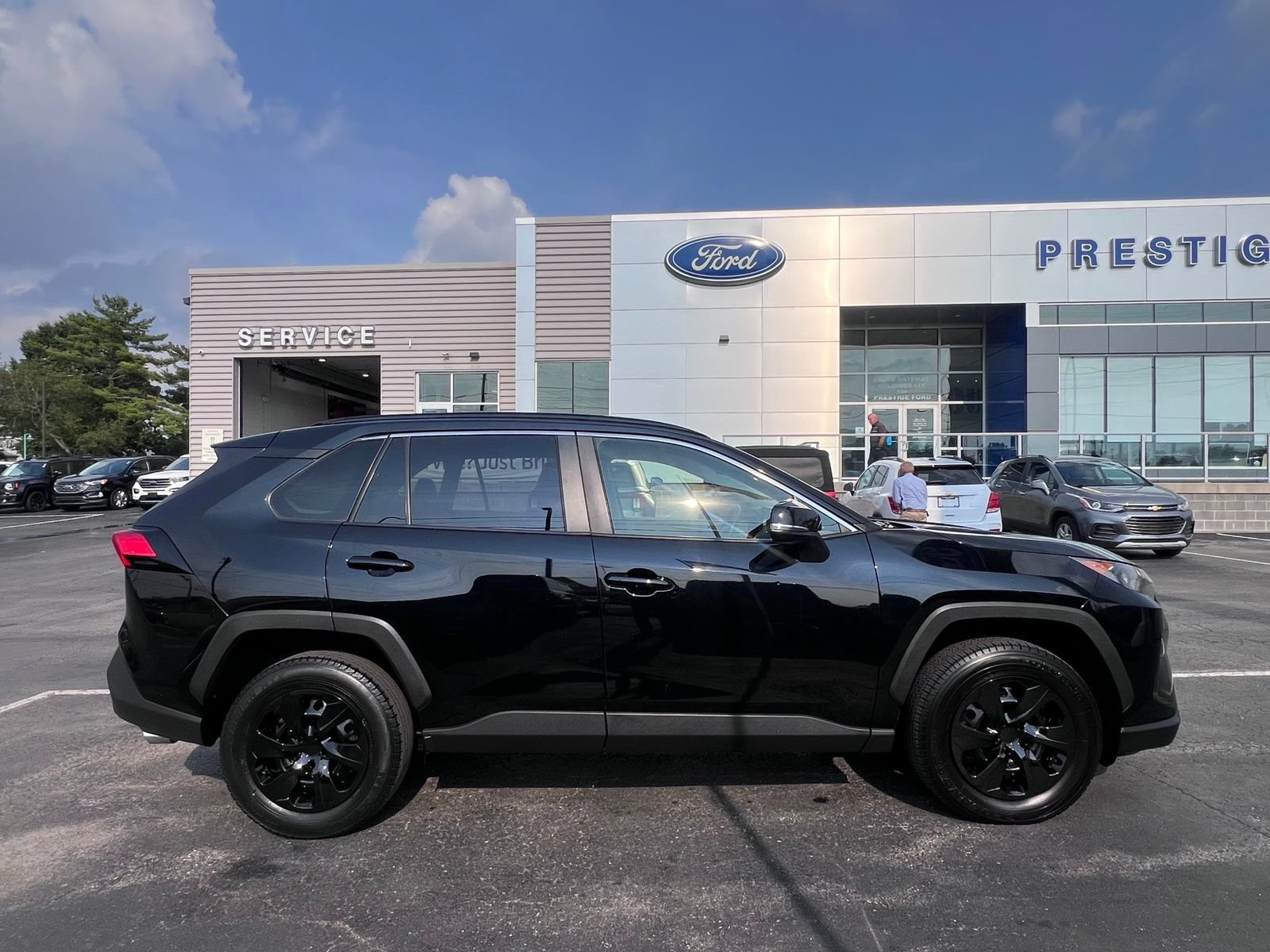 Used 2019 Toyota RAV4 LE w/ All Weather Liner Package AWD/4WD image 11