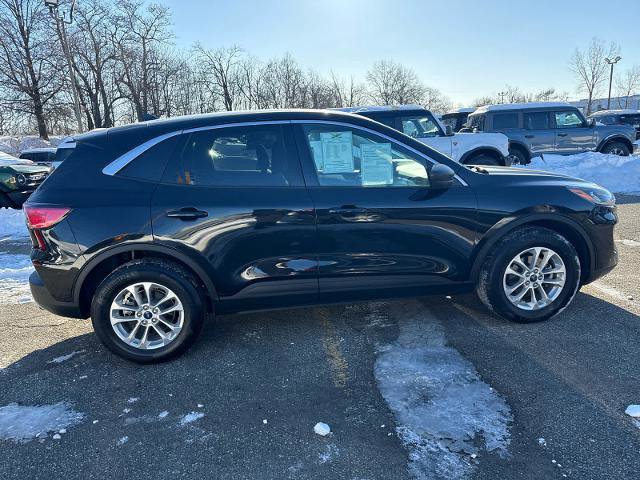 Certified 2022 Ford Escape SE w/ Convenience Package image 2