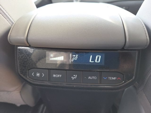Used 2020 Toyota Highlander LE w/ Protection Package #3 FWD image 23
