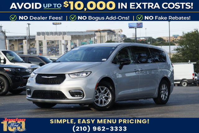 Used 2024 Chrysler Pacifica Touring-L